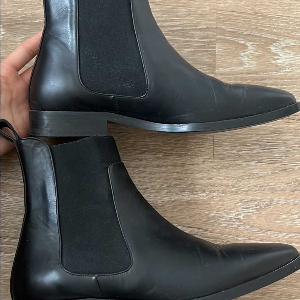 Everlane Black Chelsea Leather Boots